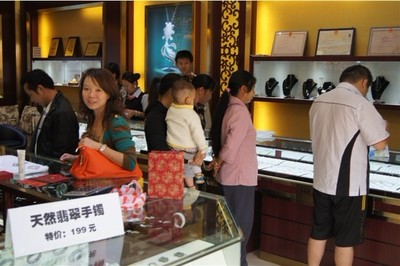 香港佳珀隆翡翠加盟 开启珠宝首饰零售的璀璨之旅