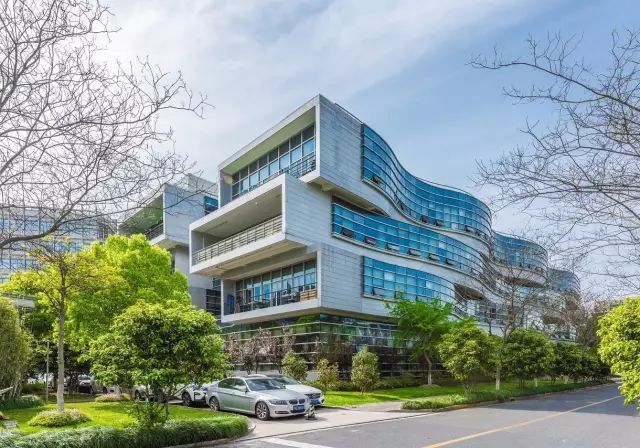 仙知机器人与上海交通大学携手成立联合实验室，共拓智能制造新篇章